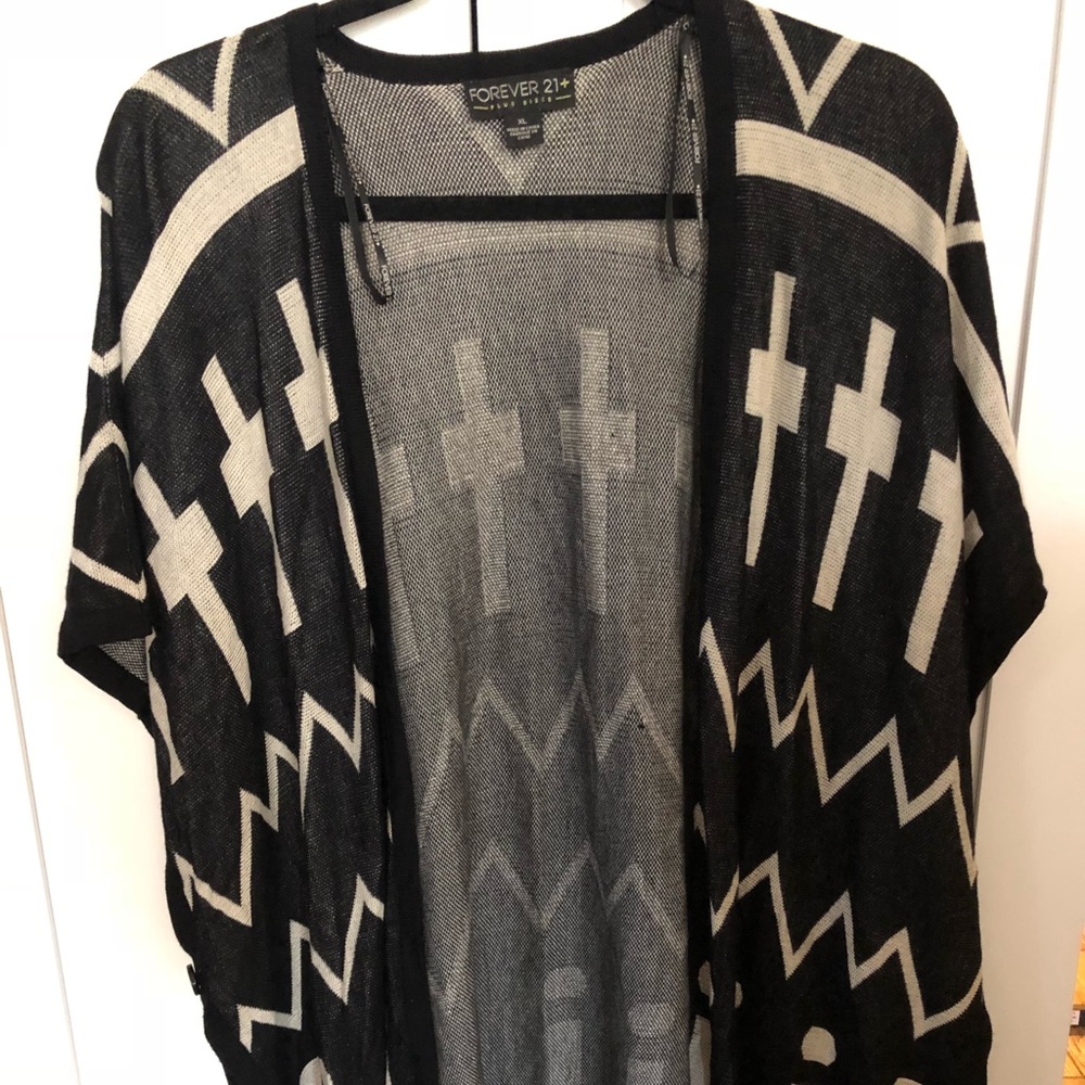 Forever 21 black kimono